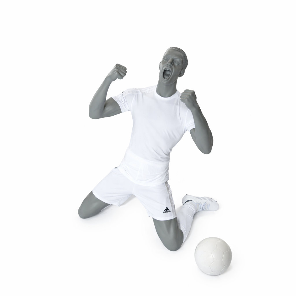 Mannequin homme footballeur gagnant tête stylisée