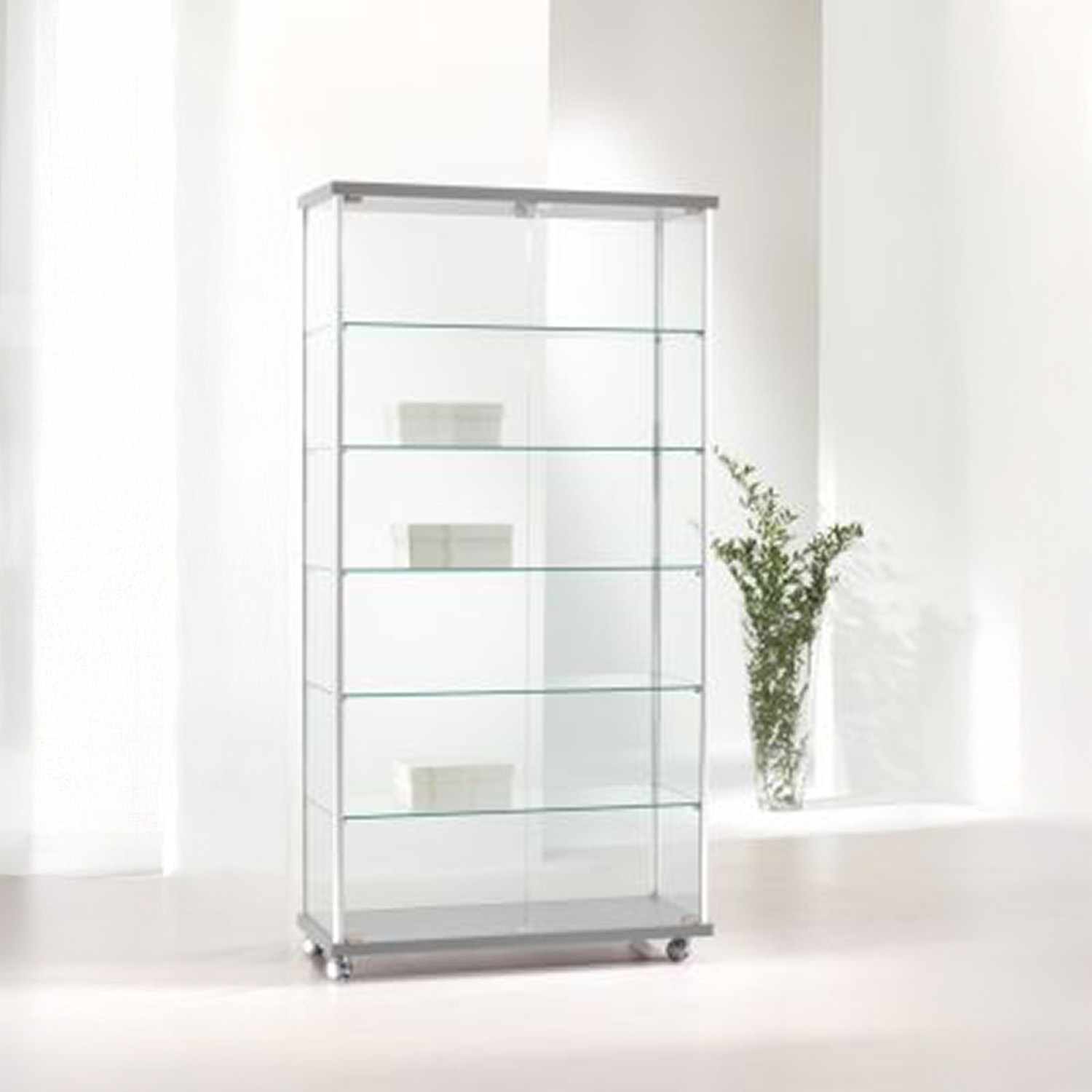 Vitrine sur roulettes