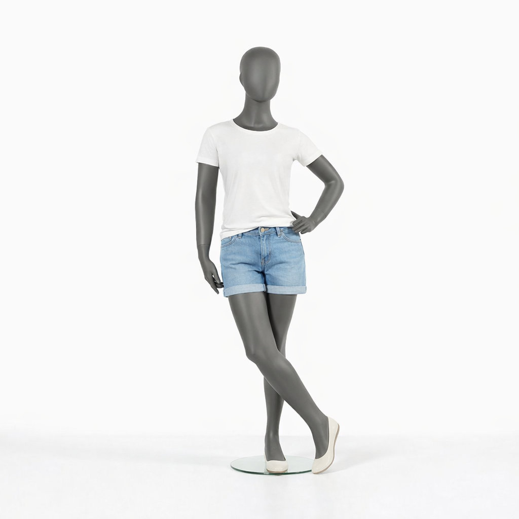 Mannequin enfant moderne