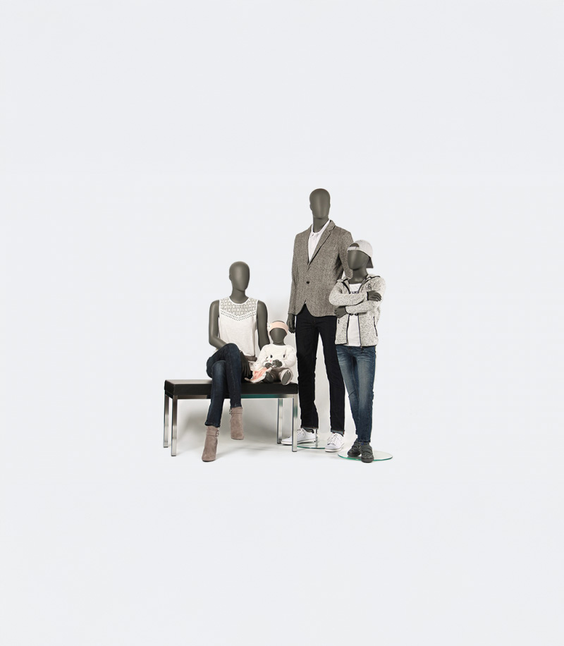 Mise en scène de vitrine avec mannequins