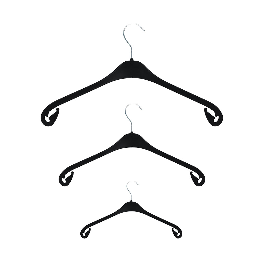Cintres noirs avec crochets pour bretelles